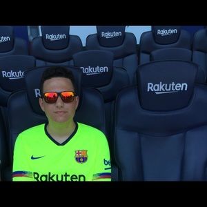 Meet your Posher, Thomas